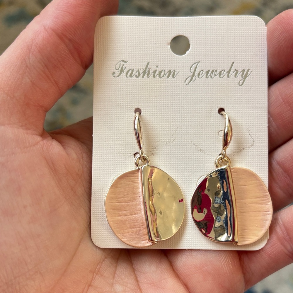 Fashion Jewelry Blush and Metallic Earrings - Picture 3 of 3